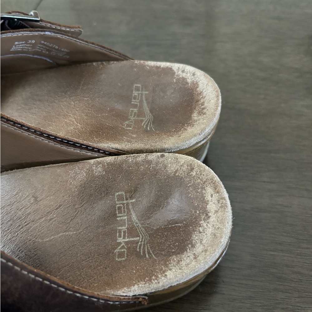 Dansko Martina Mary Jane Clogs
Womens 39 / 8.5 Brown Leather Buckle
Comfort - Picture 4 of 6